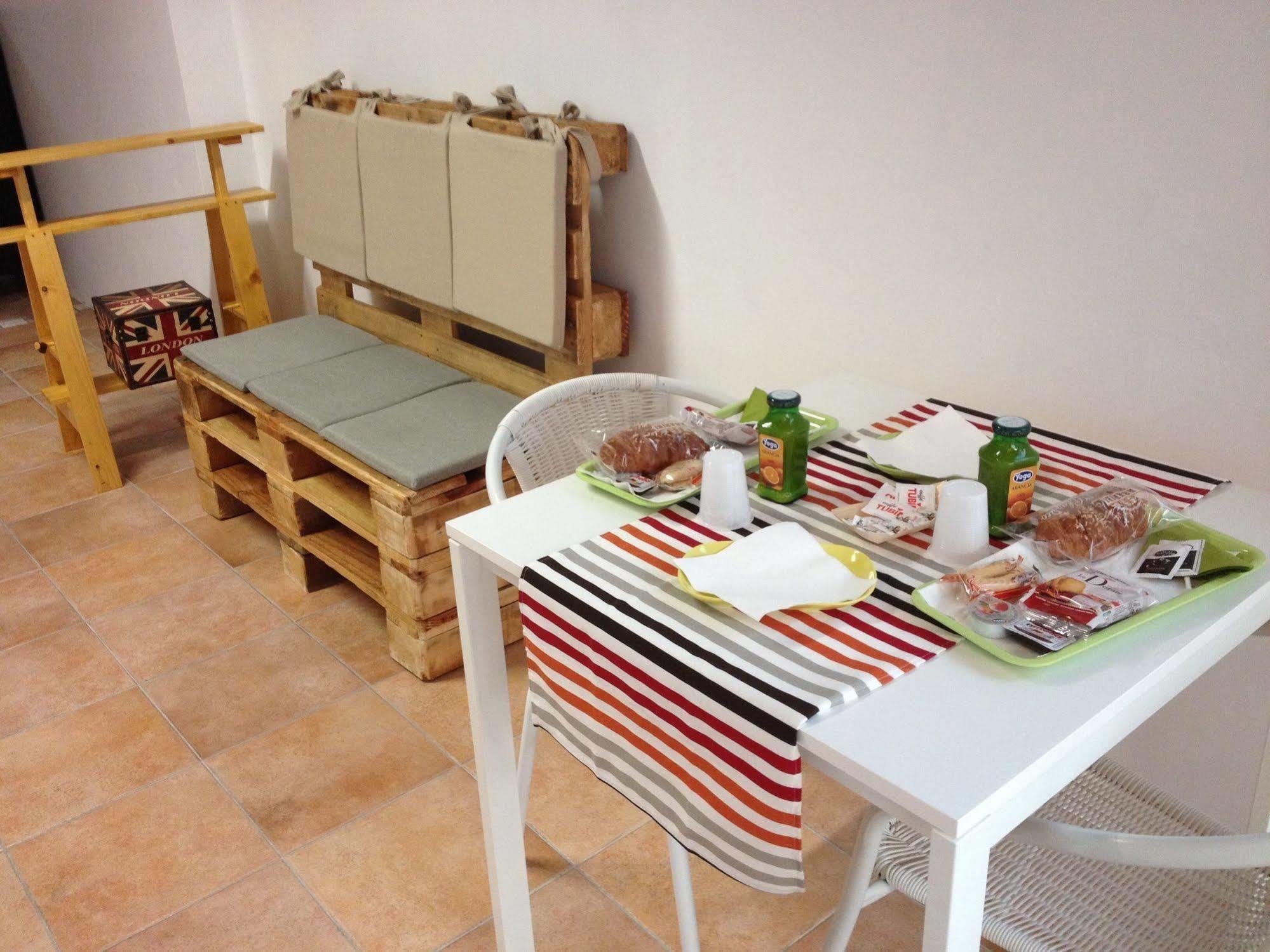 拉吉7号汽车旅馆 卡斯特莱多第布兰度兹 外观 照片